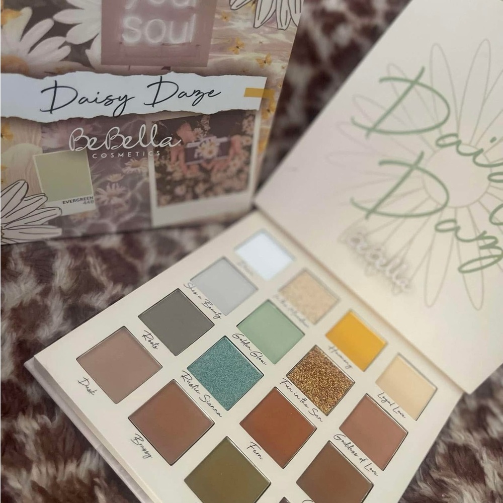 BeBella Daisy Daze Eyeshadow Palette
